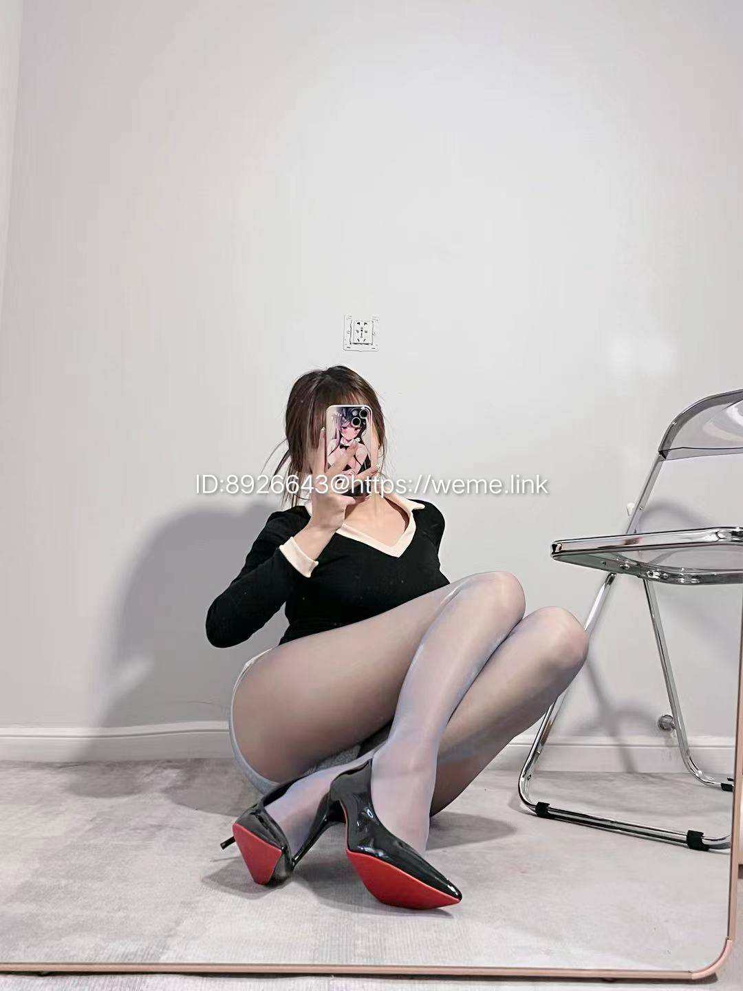 婉柔yyyy – 微密圈系列套图&amp;视频