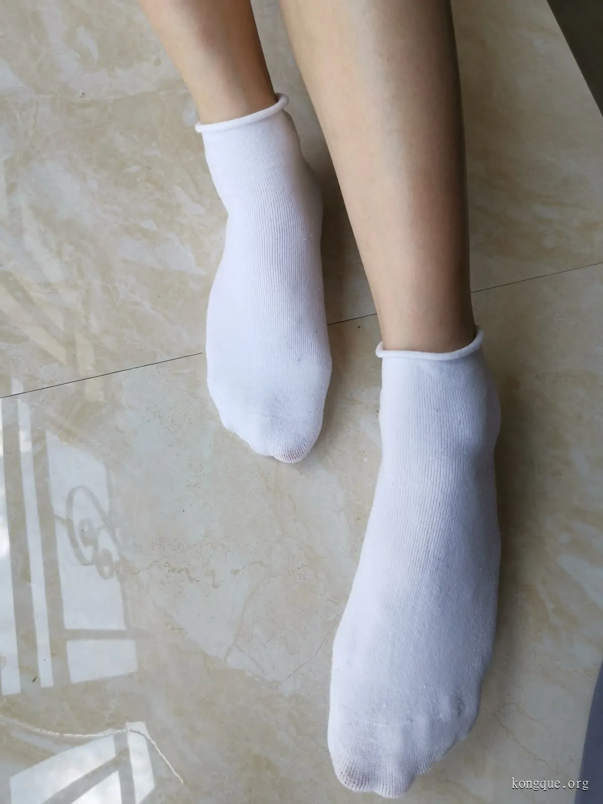 鱼鱼足影 – 全套足袜写真&amp;视频[91期-2024.8]