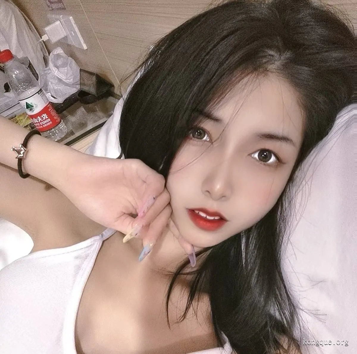 鱼鱼足影 – 全套足袜写真&amp;视频[91期-2024.8]