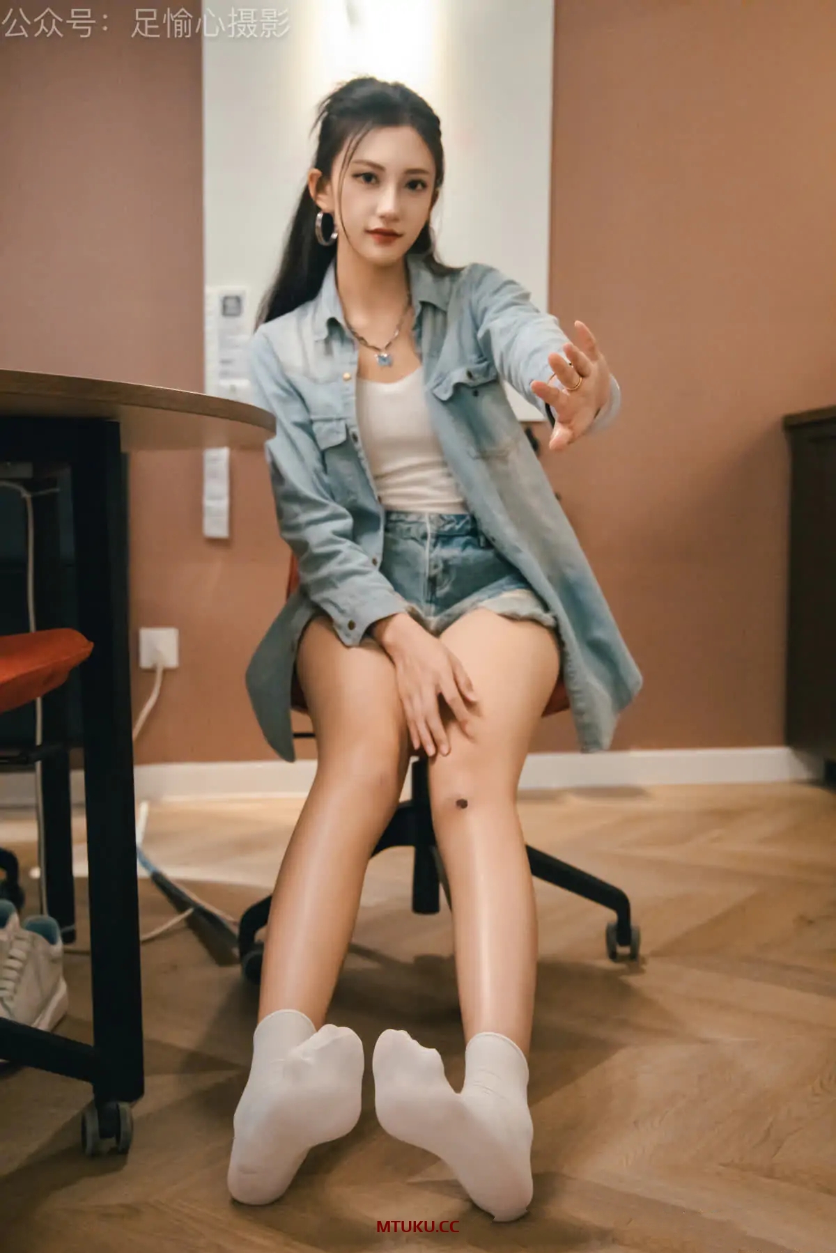 足愉心 – 少女美足美图视频27套[357G-2025.11]