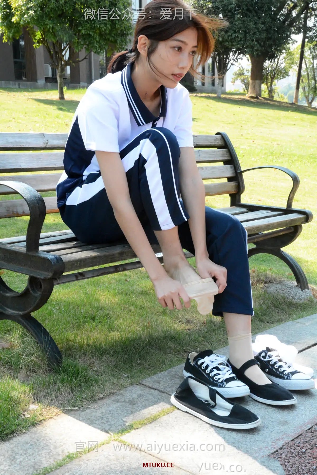 爱月下 – 美足美图视频9套[71G-2026.02]