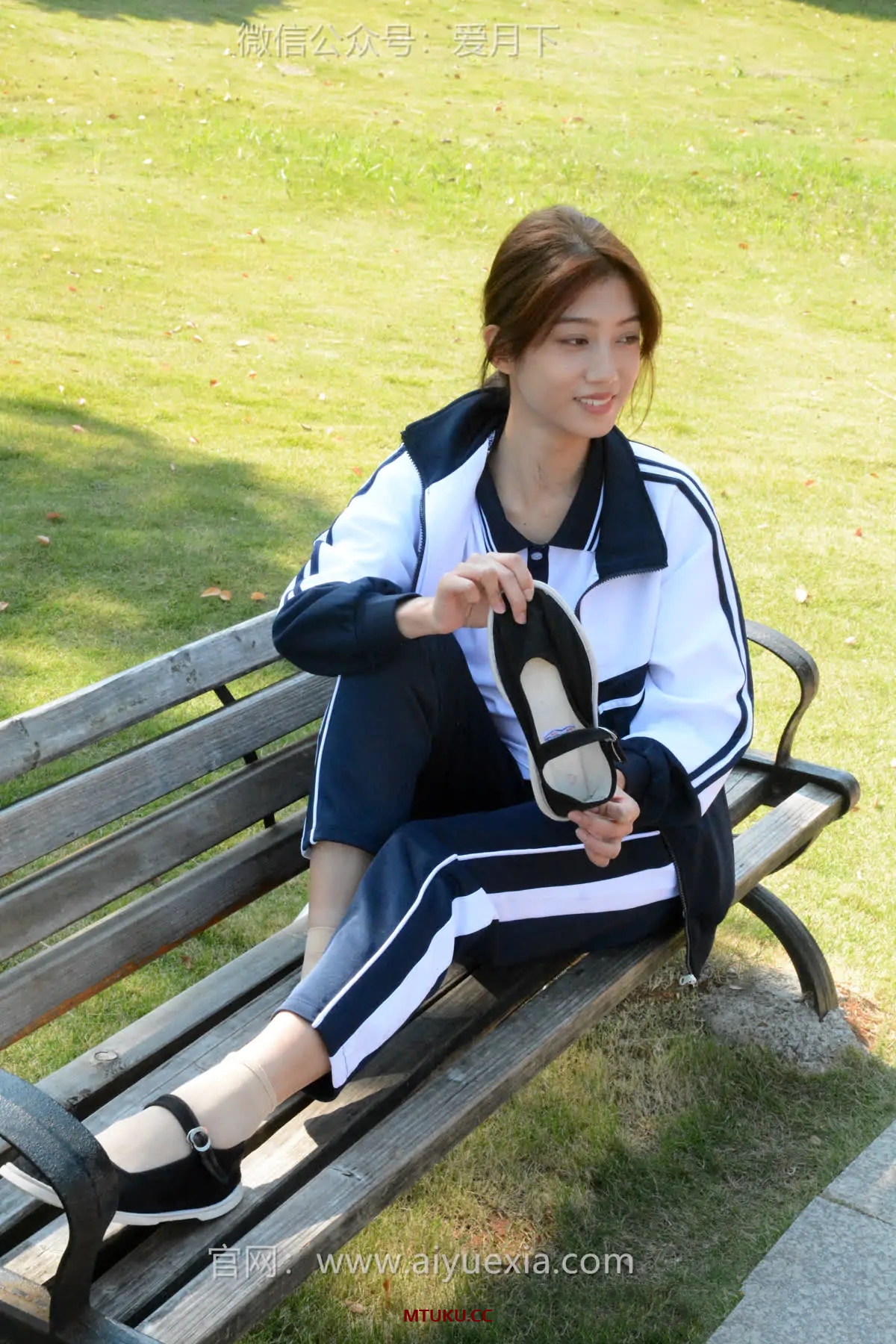 爱月下 – 美足美图视频9套[71G-2026.02]