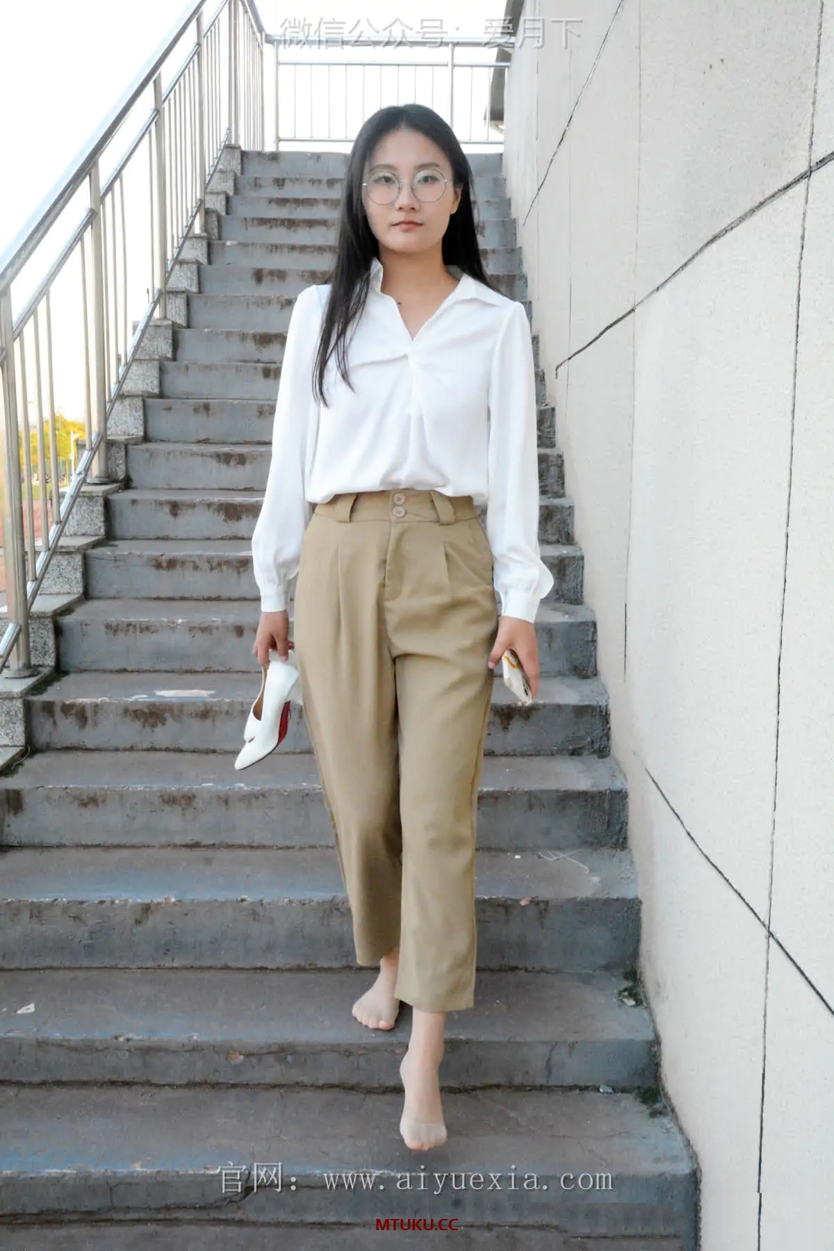 爱月下 – 美足美图视频9套[71G-2026.02]