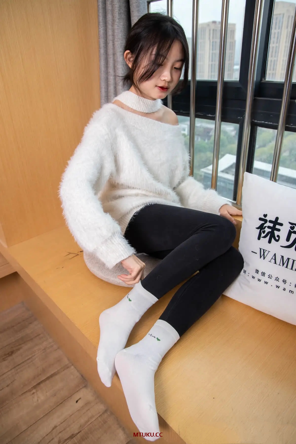 袜觅社 – 美足美图视频24期[116G-2026.10新发]